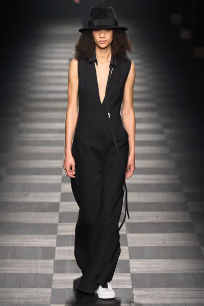 Look 8
